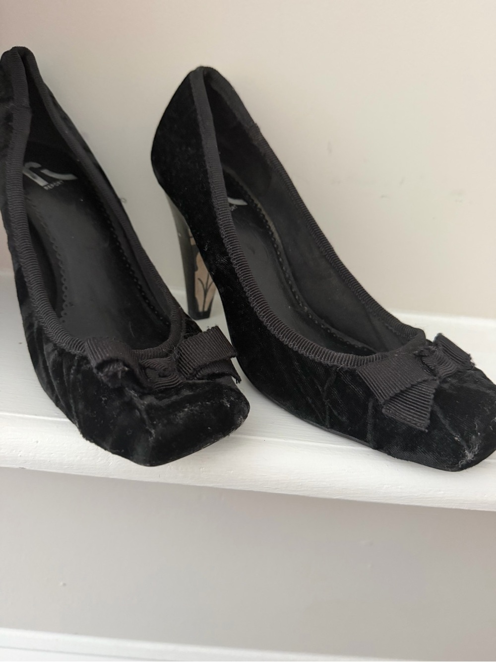 Report Black Velvet Bow-Trim Heels